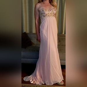 Peach floor length beaded gown dress size 4/6/8 dry-cleaned